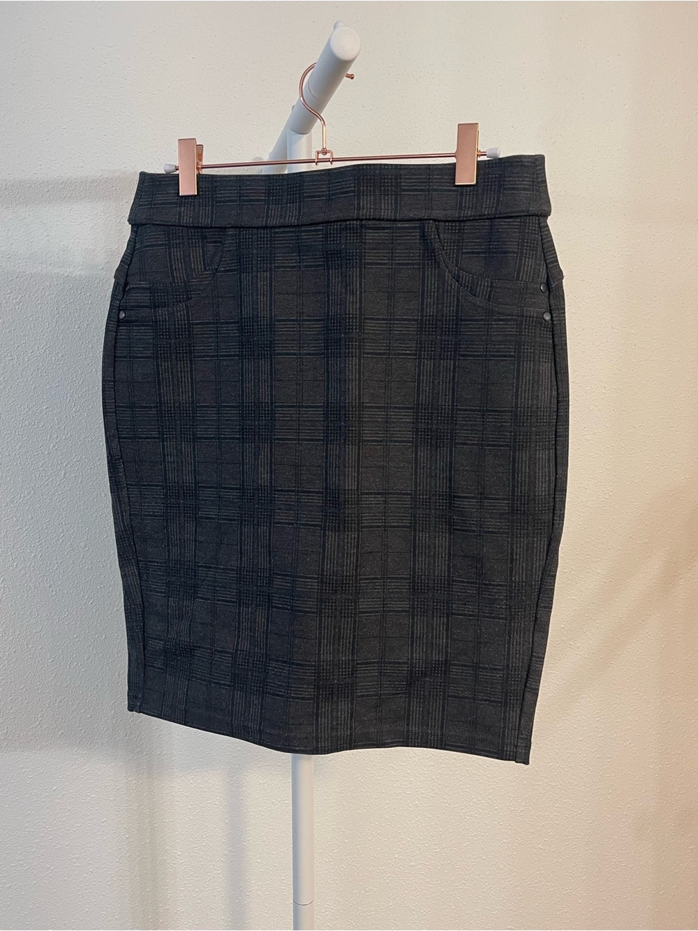 Liverpool women’s 2 Classic Plaid Pencil Skirt - Charcoal Gray